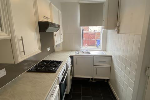 2 bedroom house to rent, Bentley Avenue, Doncaster, DN4