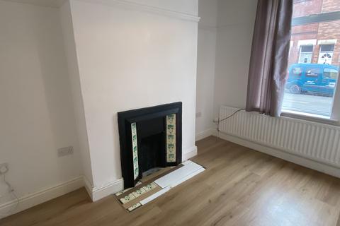 2 bedroom house to rent, Bentley Avenue, Doncaster, DN4