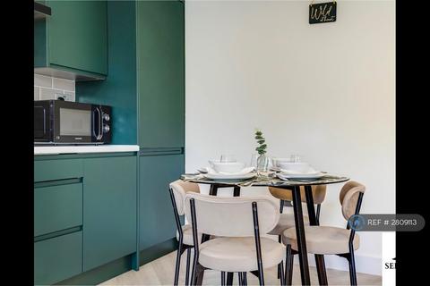 3 bedroom flat to rent, Barham Road, South Croydon, CR2