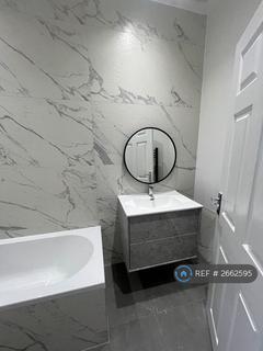 2 bedroom flat to rent, B, London, W12