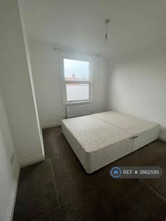2 bedroom flat to rent, B, London, W12