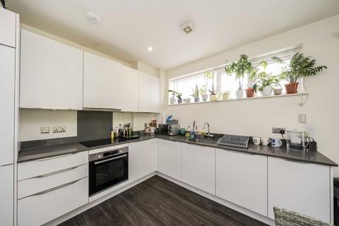 undefined, High Street, Feltham TW13