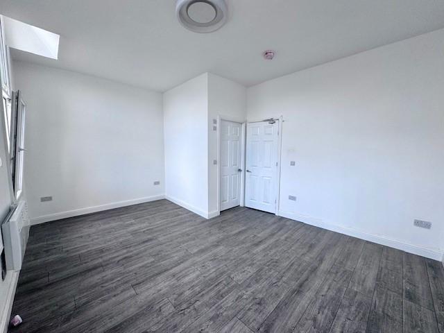 Bedroom/Living area