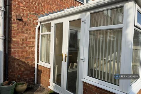2 bedroom terraced house to rent, Dunbar Road, Hartlepool, TS25