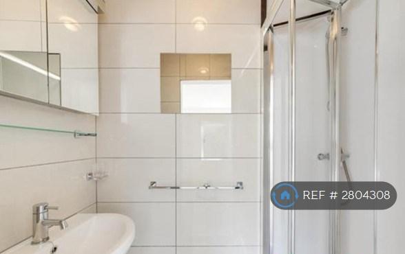 Shower En Suite