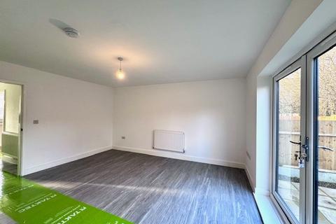 3 bedroom semi-detached house to rent, Abraham Fold, Manchester, M38
