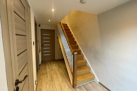 3 bedroom semi-detached house to rent, Norfolk Road, Huntingdon, PE29