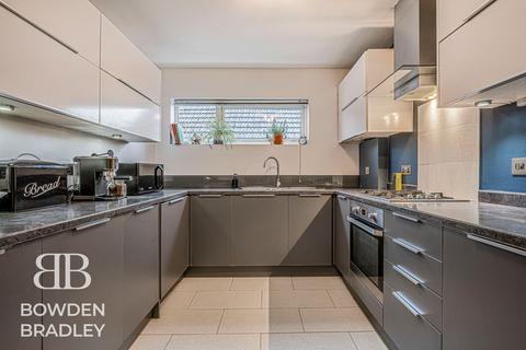 2 bedroom apartment for sale, Horn Lane, Woodford Green, IG8