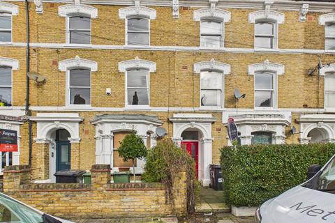 3 bedroom flat for sale, Ferndale Road, Clapham North, SW4