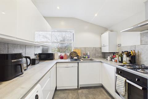 3 bedroom flat for sale, Ferndale Road, Clapham North, SW4