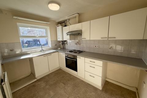 2 bedroom house to rent, The Maples, Peterborough, PE1