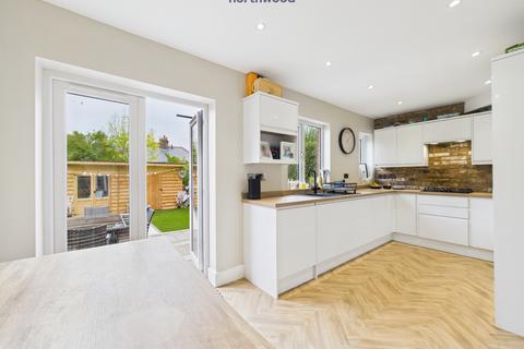 undefined, Ffordd Owain, Brymbo, Wrexham, LL11