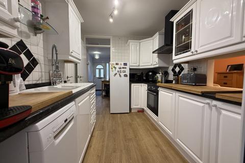 4 bedroom bungalow for sale, Mayfield Acres, Kilgetty, SA68
