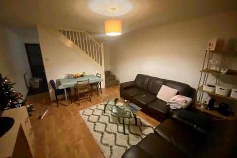 2 bedroom semi-detached house to rent, Lenton, Nottingham, NG7