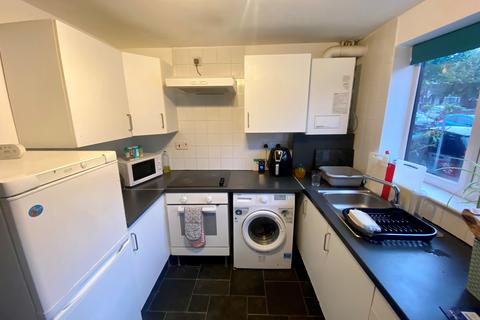 2 bedroom house to rent, Allington Avenue, Nottingham, NG7