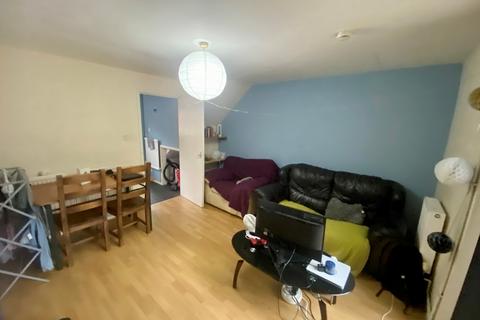 2 bedroom house to rent, Allington Avenue, Nottingham, NG7