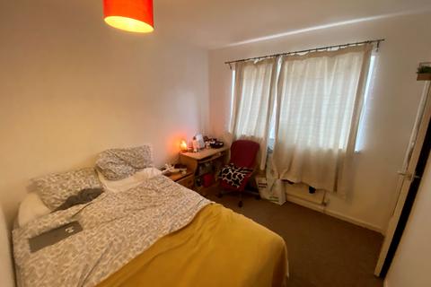 2 bedroom house to rent, Allington Avenue, Nottingham, NG7