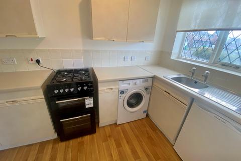 2 bedroom semi-detached house to rent, Heron Drive, Nottingham, NG7