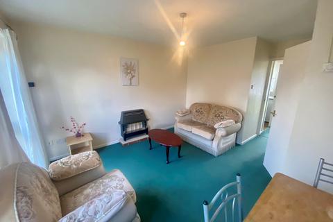2 bedroom semi-detached house to rent, Heron Drive, Nottingham, NG7