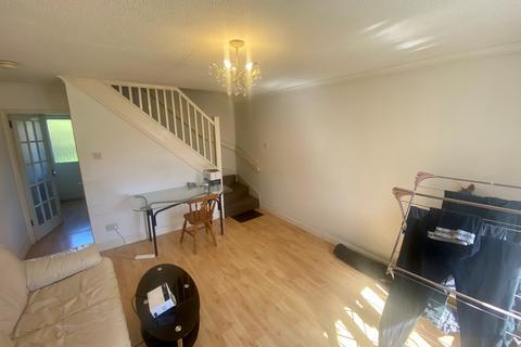 2 bedroom semi-detached house to rent, Hazelmere Grove, Nottingham, NG7
