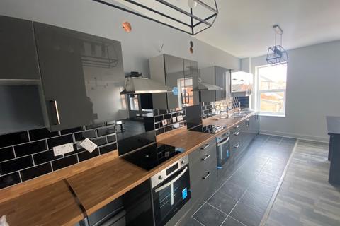 5 bedroom apartment to rent, Beaconsfield Street, Nottingham, NG7