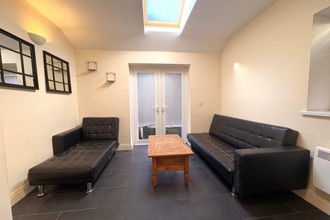2 bedroom flat to rent, City Road, Cardiff CF24