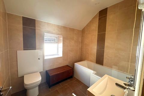 2 bedroom flat to rent, City Road, Cardiff CF24