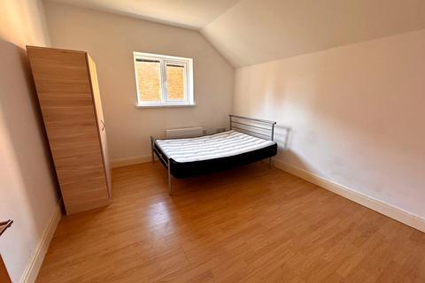2 bedroom flat to rent, City Road, Cardiff CF24
