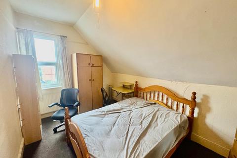undefined, Fishpond Drive, Nottingham, NG7