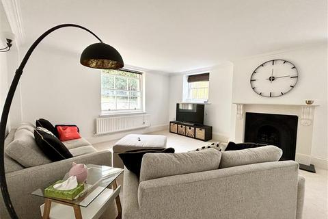 undefined, London Road, Cheltenham, GL52