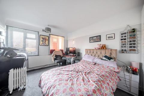 2 bedroom flat for sale, Osterley Court,  Isleworth,  TW7