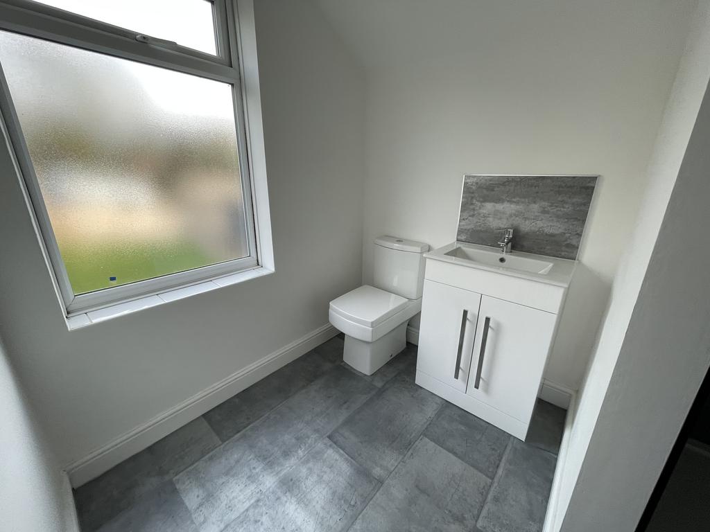Further Shower room