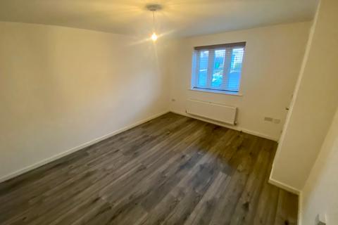3 bedroom terraced house to rent, Russet Way, Nottingham, NG8