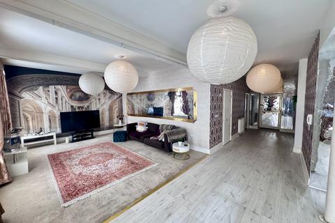 2 bedroom apartment to rent, Radford Road, Nottingham, NG7