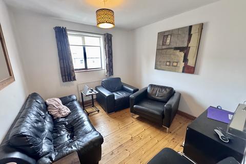 4 bedroom flat to rent, Arthur Street, Nottingham, NG7
