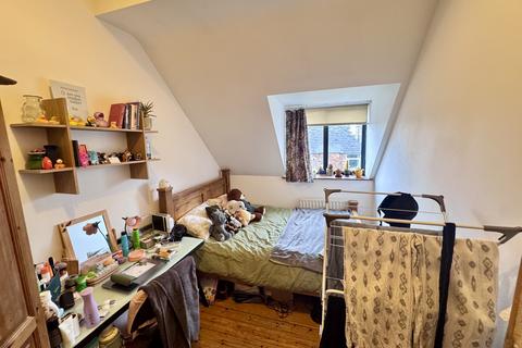 4 bedroom flat to rent, Arthur Street, Nottingham, NG7