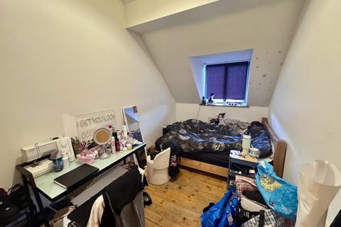 4 bedroom flat to rent, Arthur Street, Nottingham, NG7