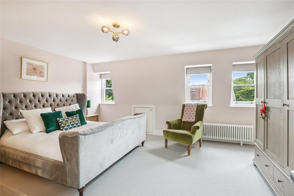 Prinicpal bedroom