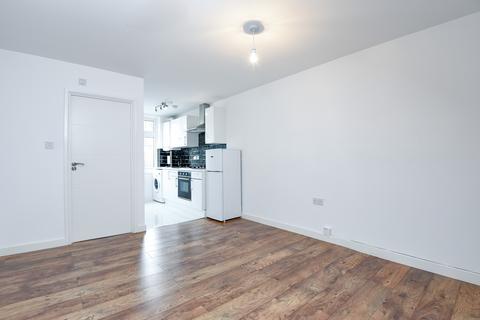 1 bedroom flat to rent, -218 Homesdale Road, Bromley, BR1