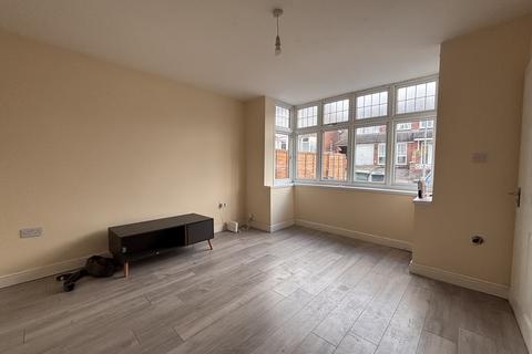 1 bedroom house to rent, Follyhouse Lane, Walsall, WS1