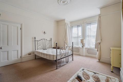 2 bedroom flat for sale, Nightingale Road, Rickmansworth WD3