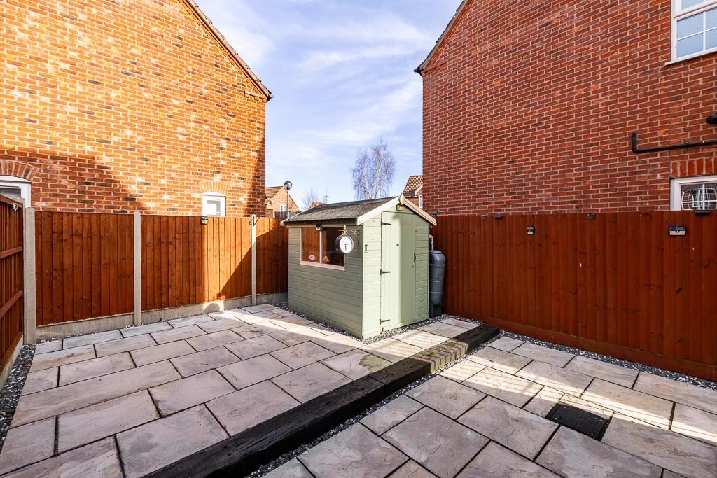 15 Chamomile Way (Spalding)-10.jpg