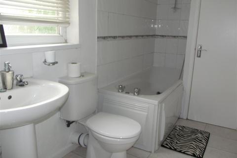 2 bedroom flat to rent, Vickers Street, Nottingham, NG3