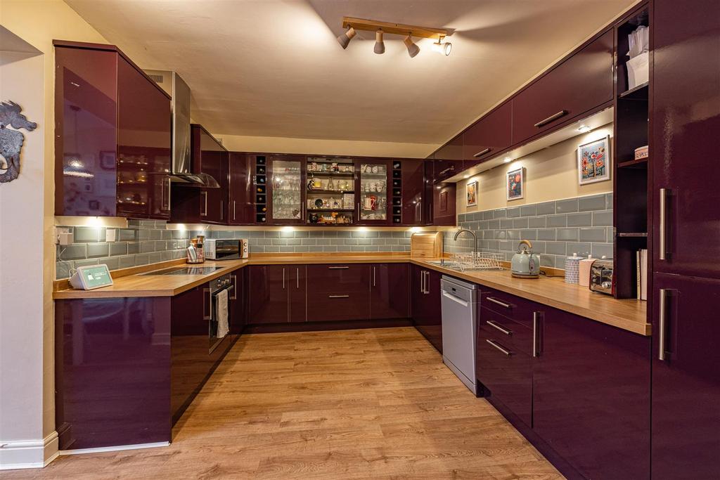 Chilla Ormiston Terrace Melrose 20.JPG