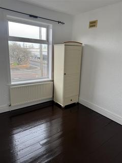 3 bedroom flat to rent, Benfield Road, Newcastle Upon Tyne