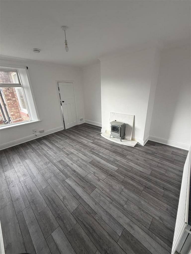 75 Benfield - living room.jpeg