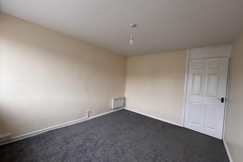 2 bedroom flat to rent, Lodge Road, Rugeley, WS15