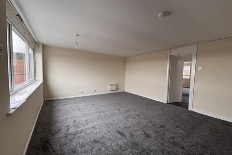 2 bedroom flat to rent, Lodge Road, Rugeley, WS15