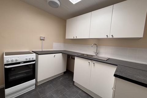 2 bedroom flat to rent, Lodge Road, Rugeley, WS15
