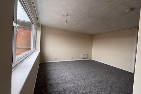 2 bedroom flat to rent, Lodge Road, Rugeley, WS15